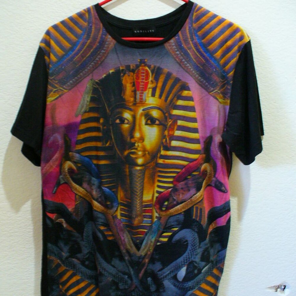 NOBILITY Brand    Shirt  Top  Size M    NWOT